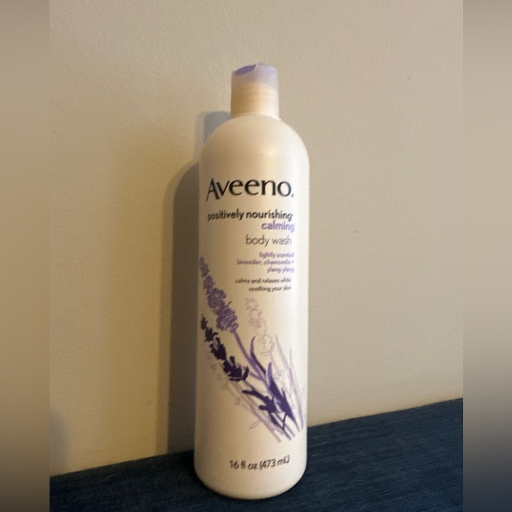 Aveeno Positively Nourishing Calming Body Wash 16 fl oz